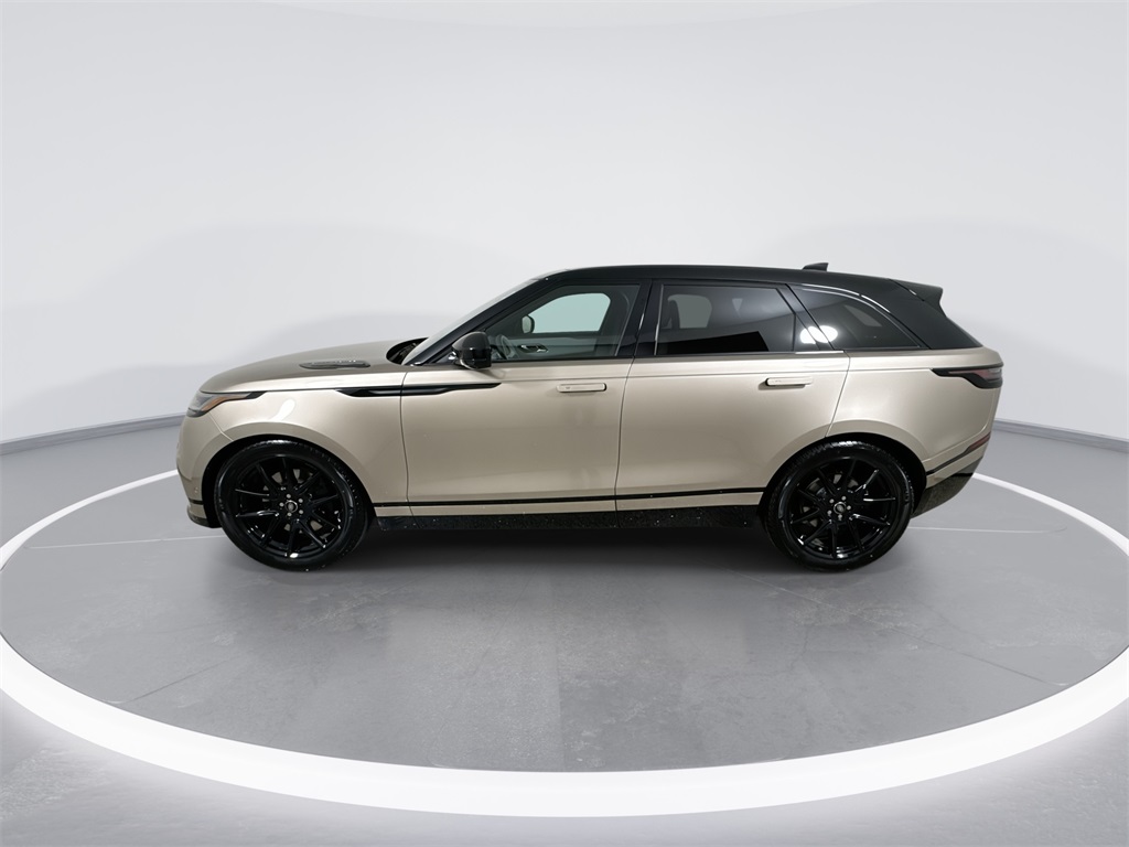 2026 Land Rover Range Rover Velar SE photo 4