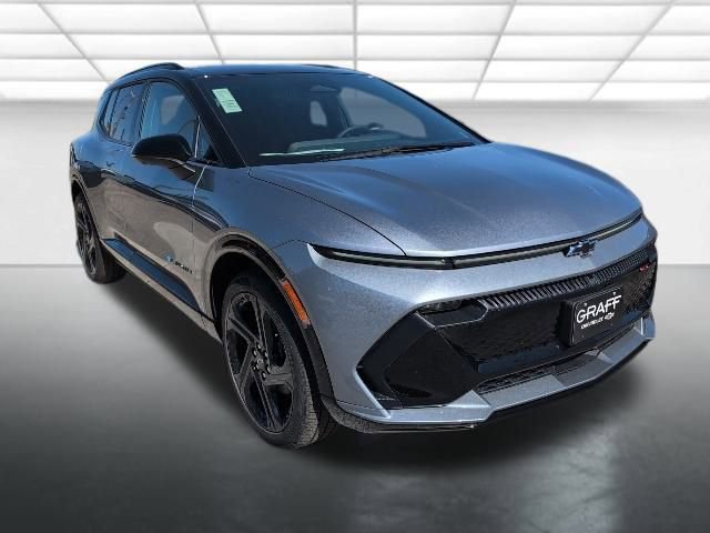 2026 Chevrolet Equinox EV RS's photo