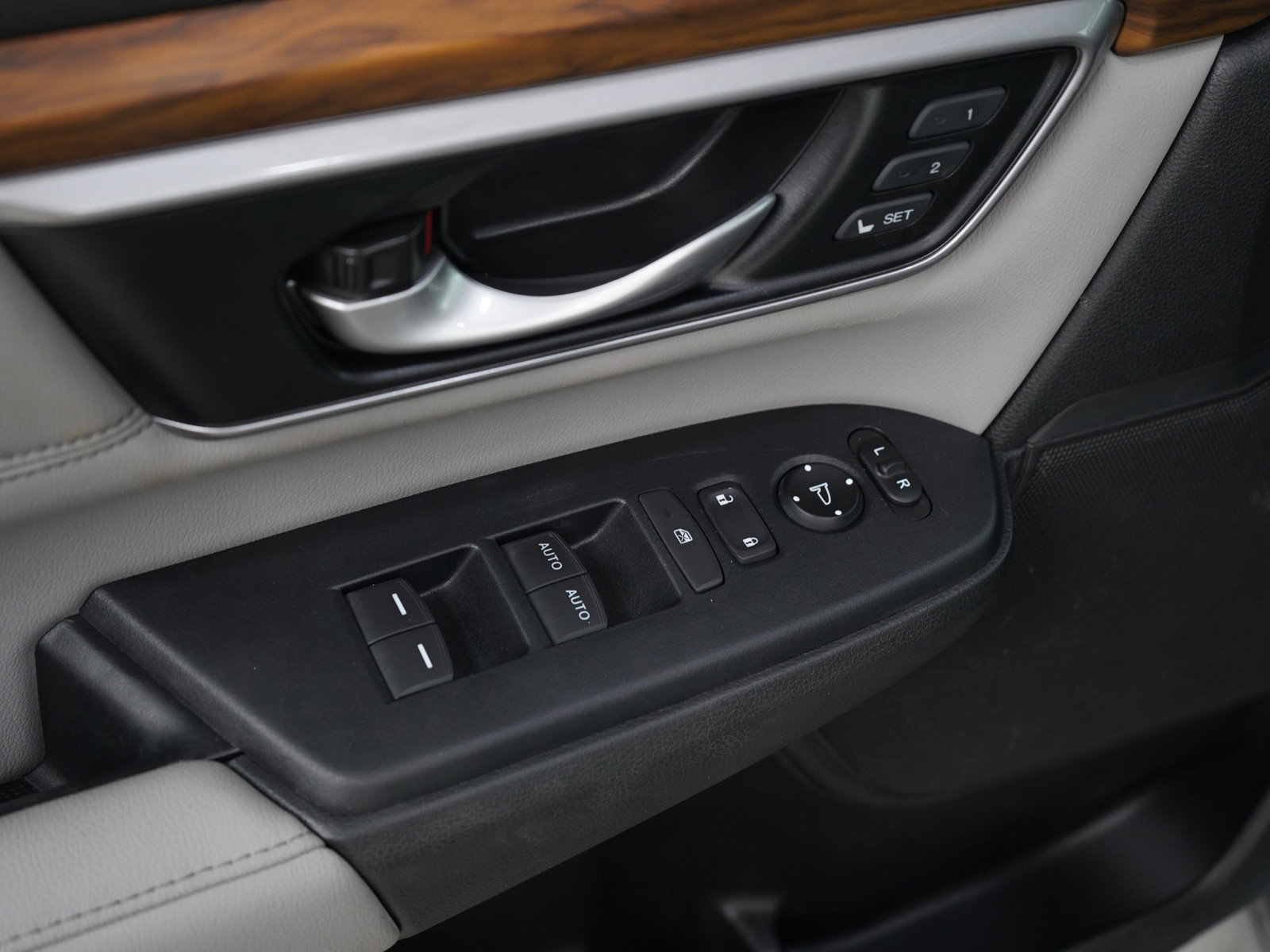 2019 Honda CR-V EX-L photo 18