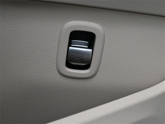 2022 Mercedes Benz C 300 photo 16