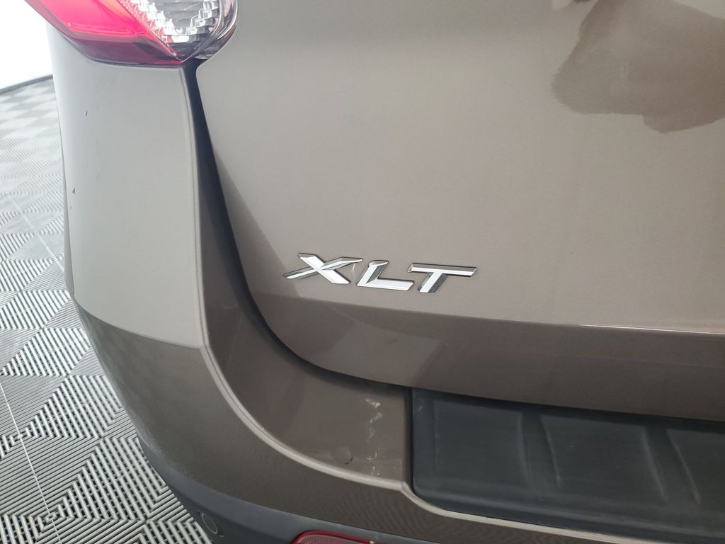 2021 Ford Explorer XLT photo 32