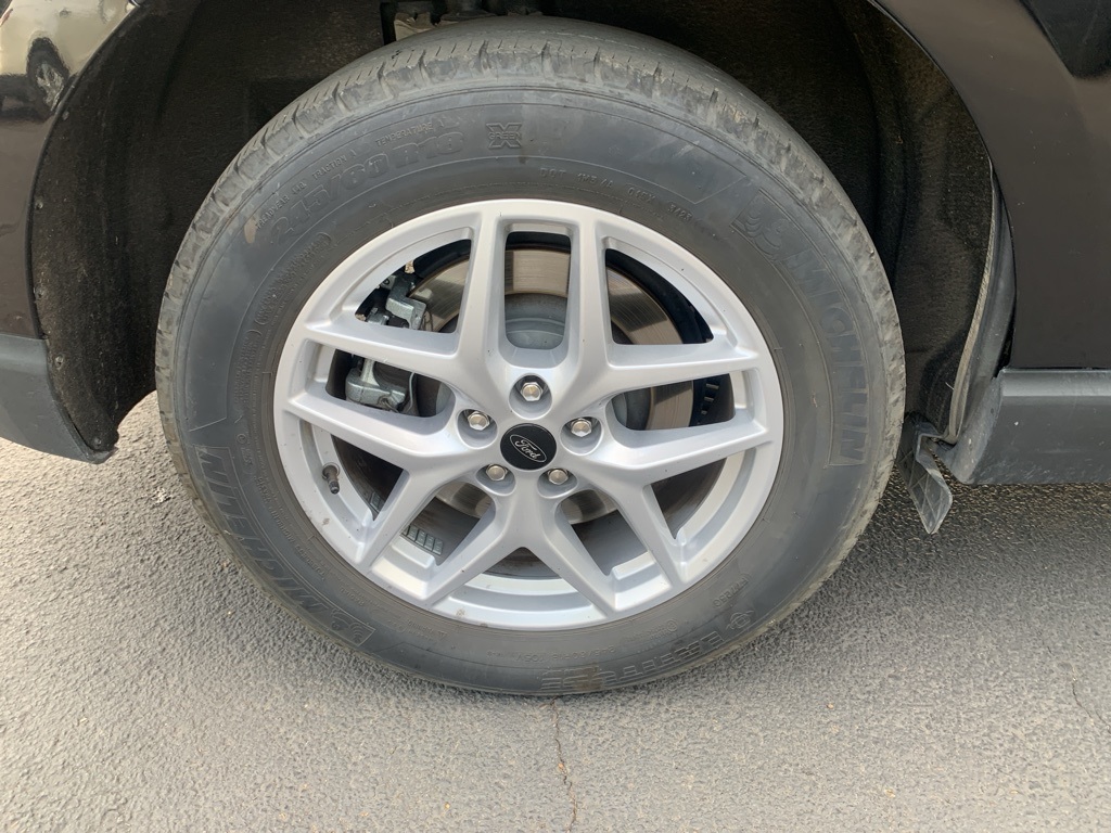 2024 Ford Edge SEL photo 3