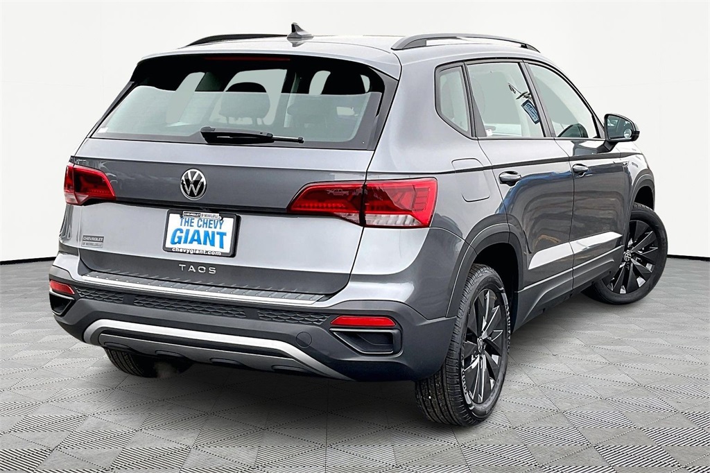2024 Volkswagen Taos S photo 3