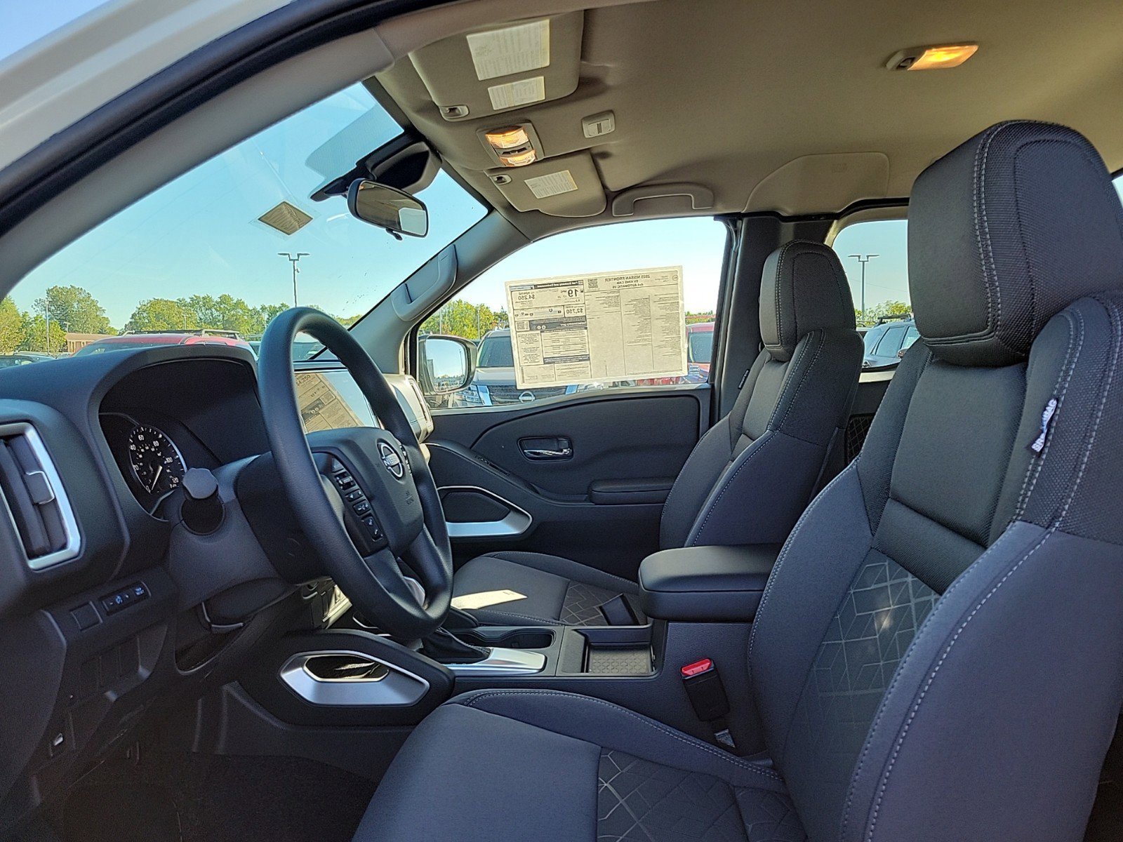 2025 Nissan Frontier SV photo 14