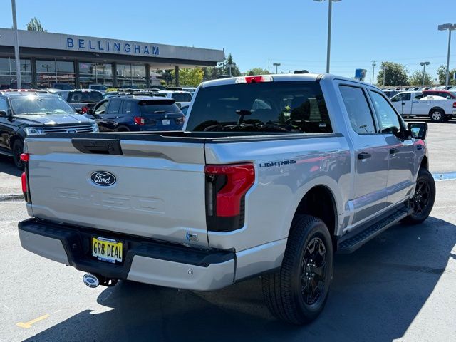 2025 Ford F-150 Lightning XLT photo 3