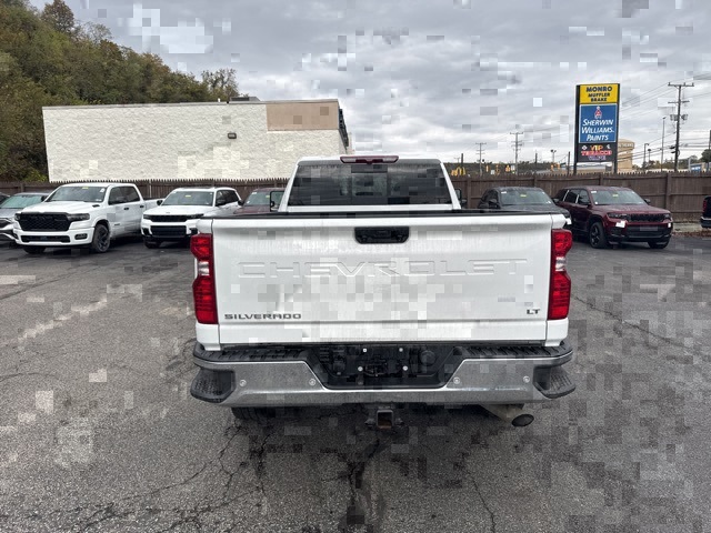 2025 Chevrolet Silverado 3500HD LT photo 4