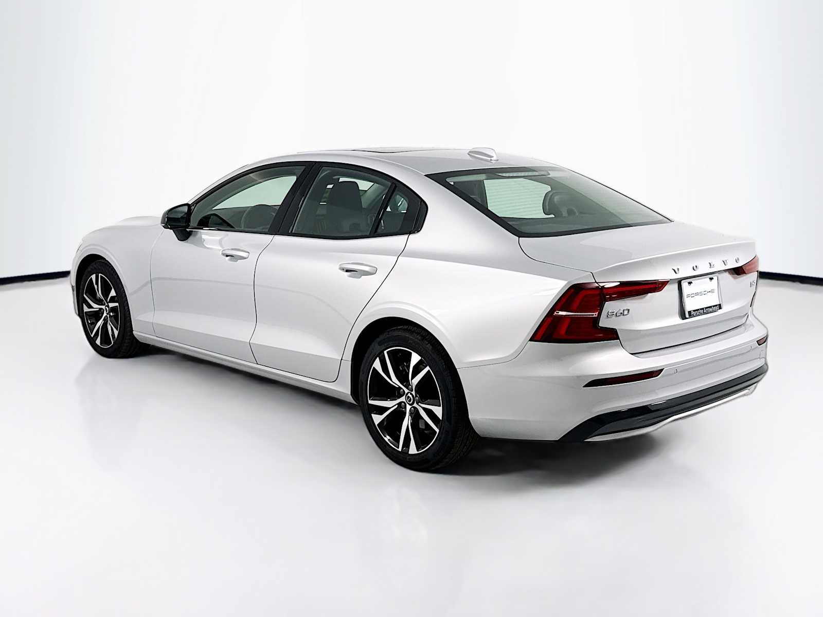 2025 Volvo S60 B5 Core photo 3