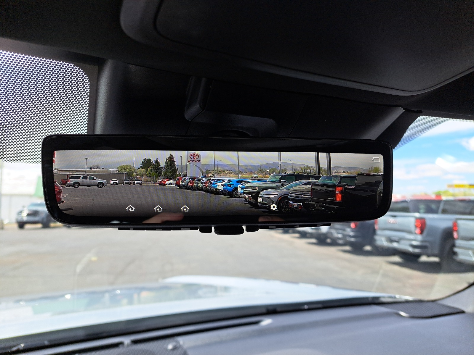 2025 Toyota Tundra Platinum CrewMax photo 40