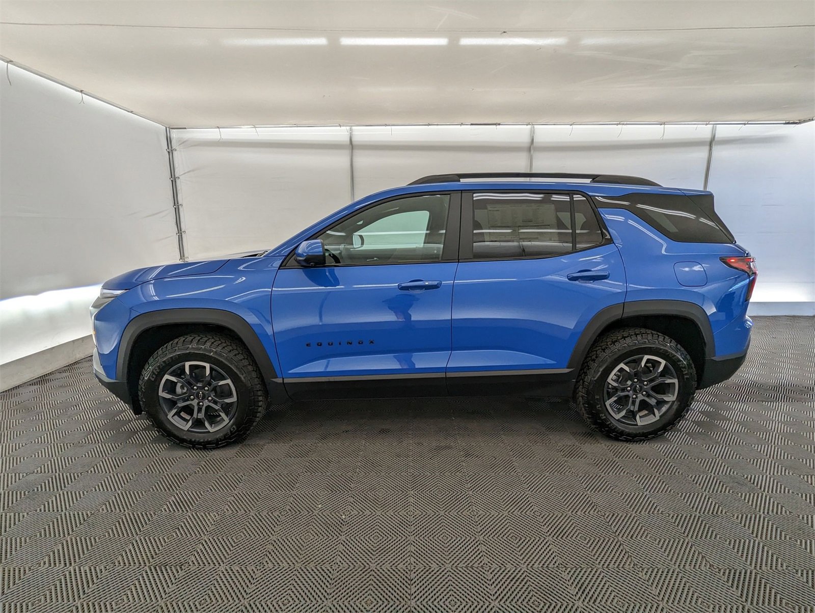 2026 Chevrolet Equinox ACTIV photo 2