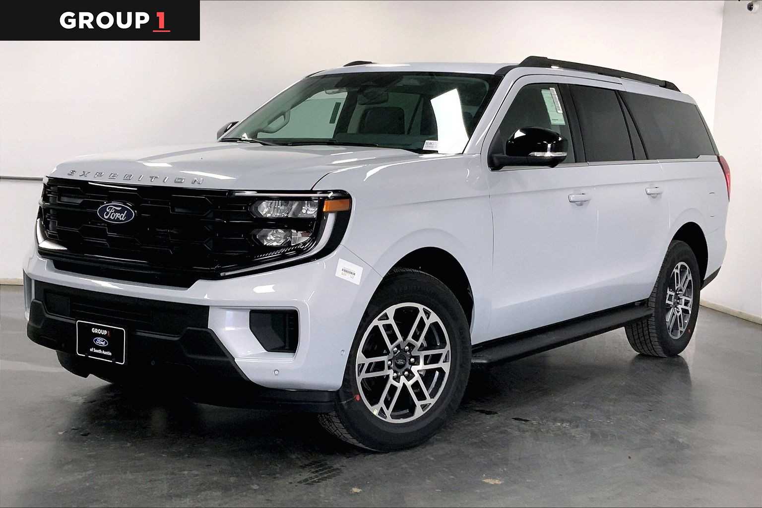 2025 Ford Expedition Active's photo