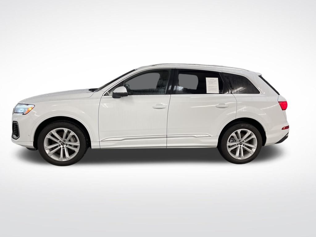2025 Audi Q7 55 Premium Plus photo 2