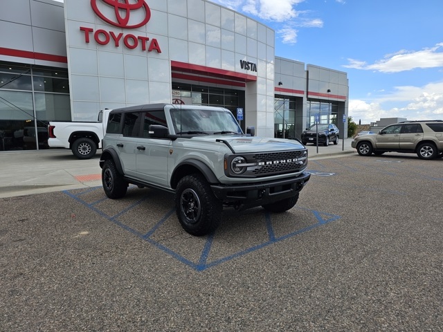 2022 Ford Bronco Badlands photo 2