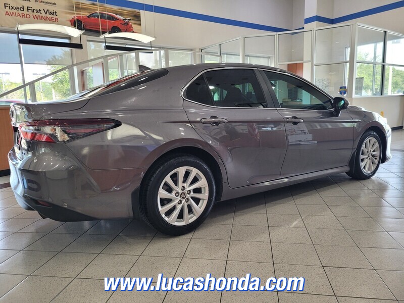 2022 Toyota Camry LE photo 4