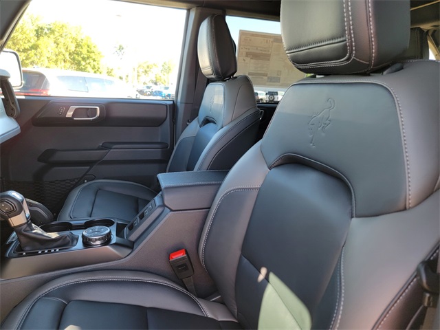 2025 Ford Bronco Outer Banks photo 13