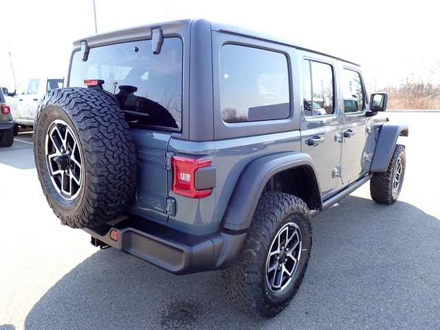 2025 Jeep Wrangler Rubicon photo 5