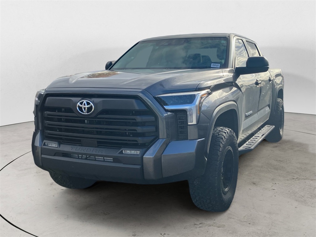 2024 Toyota Tundra SR5's photo