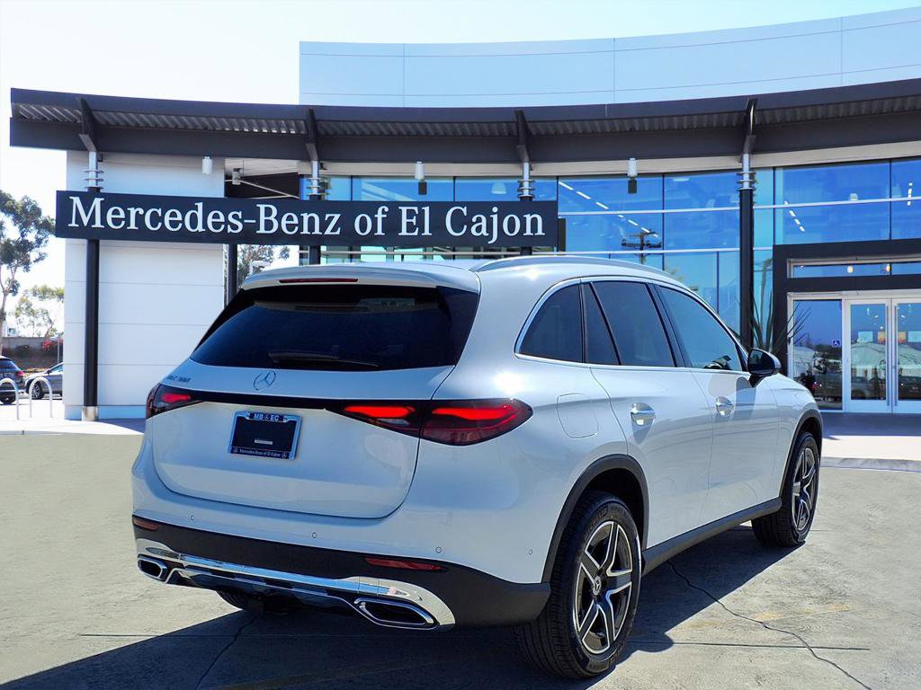 2026 Mercedes Benz GLC 300 photo 3