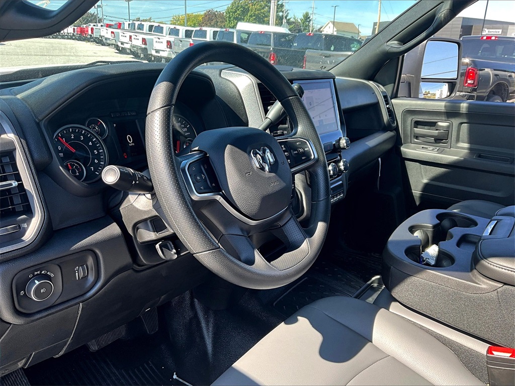 2025 Ram 3500 Tradesman photo 8