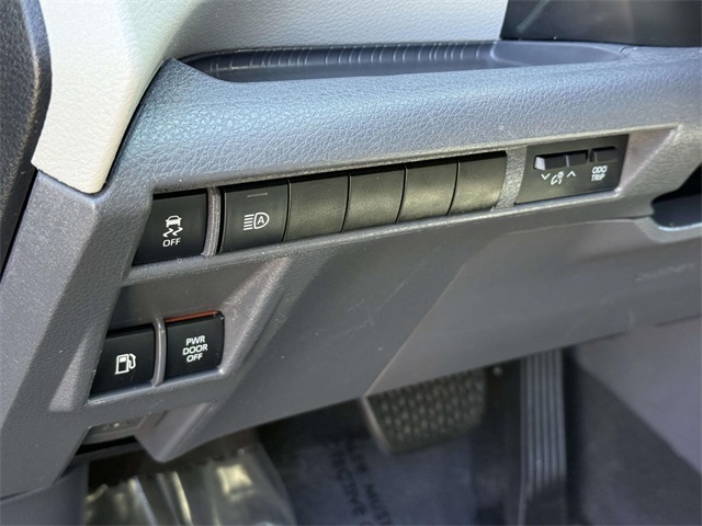 2021 Toyota Sienna XLE photo 28