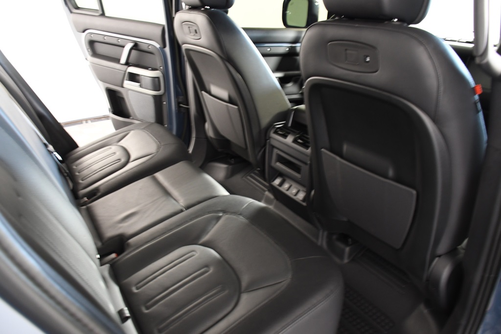 2022 Land Rover Defender 110 X-Dynamic HSE photo 22