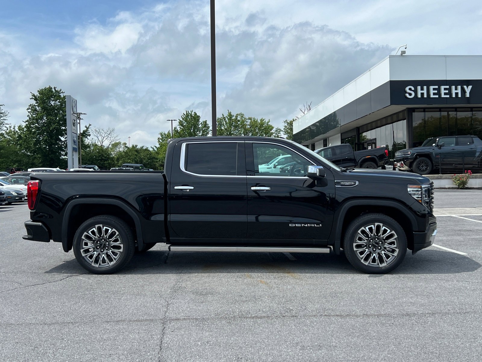 2025 Gmc Sierra 1500 Denali Ultimate photo 2