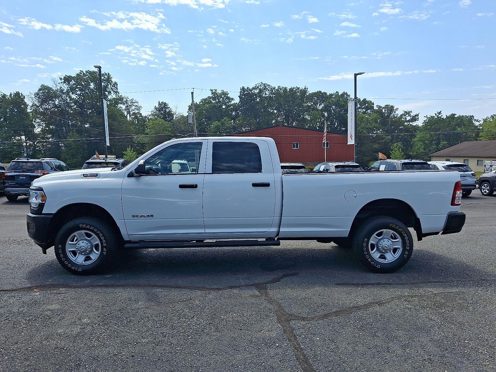 2022 Ram 2500 Tradesman photo 4