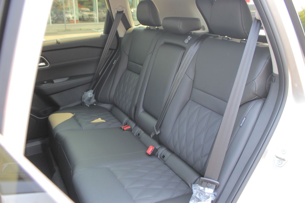 2025 Nissan Rogue Platinum photo 15
