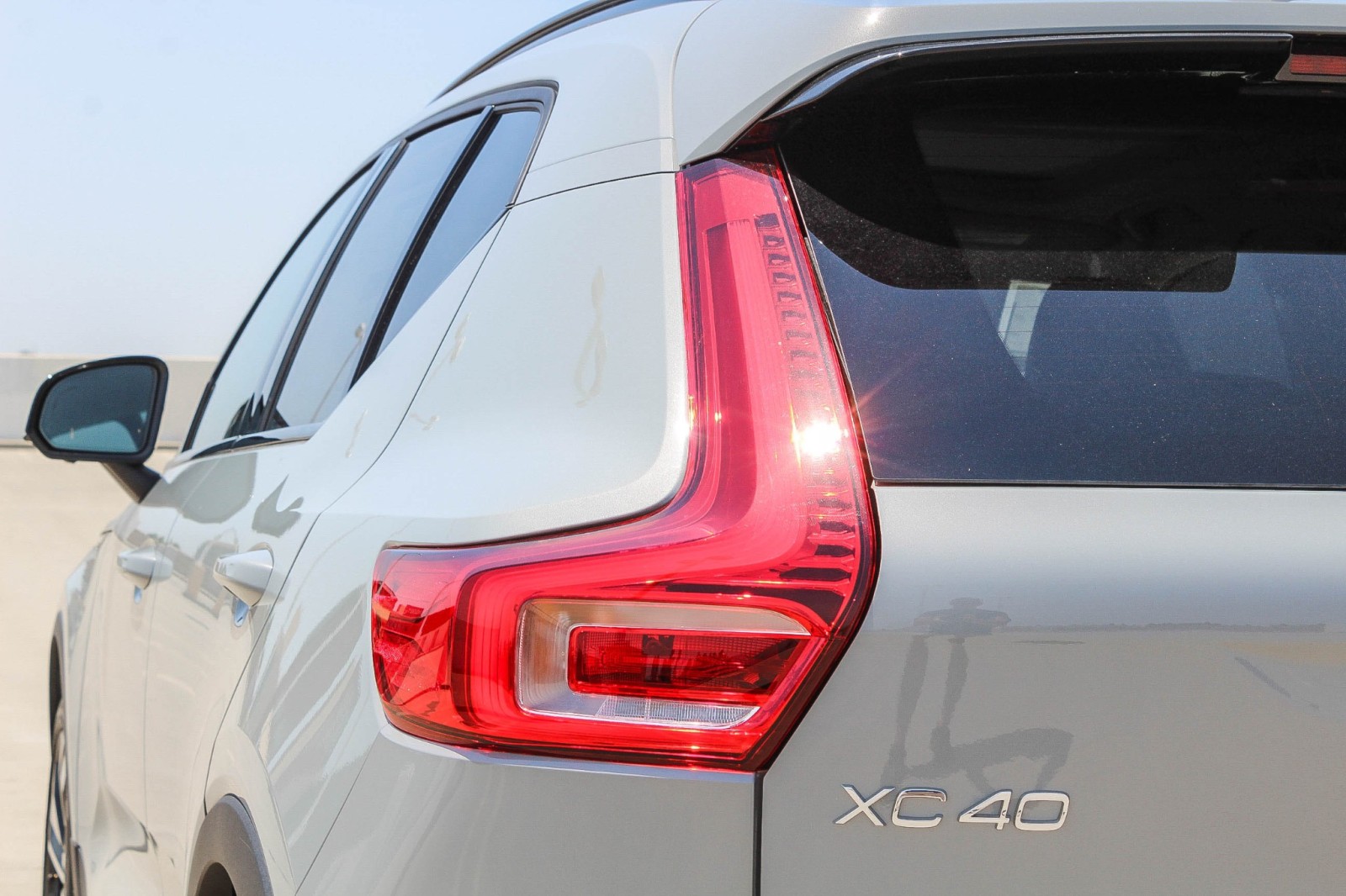 2025 Volvo XC40 Plus photo 9