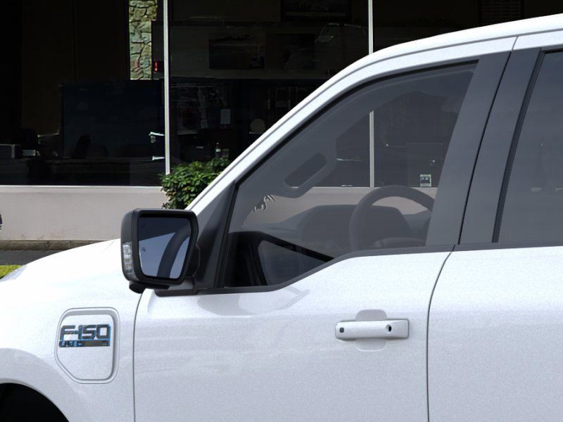 2025 Ford F-150 Lightning XLT photo 20