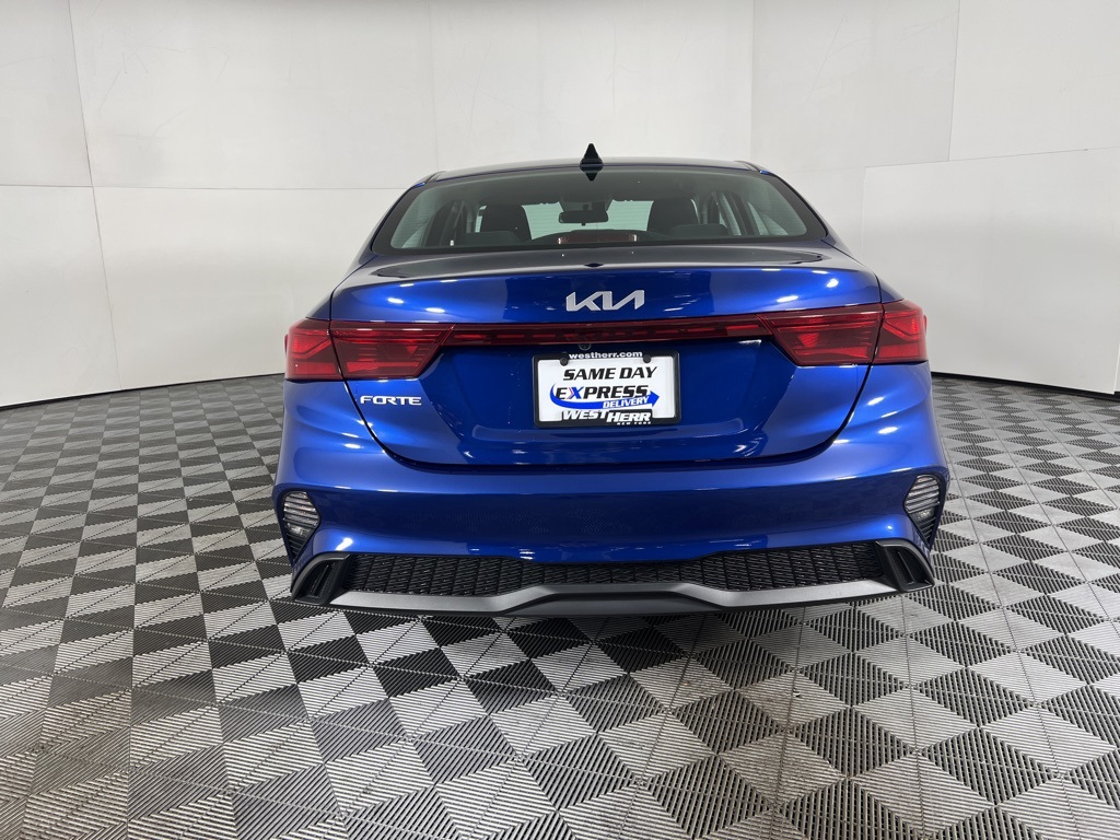 2023 Kia Forte LXS photo 9