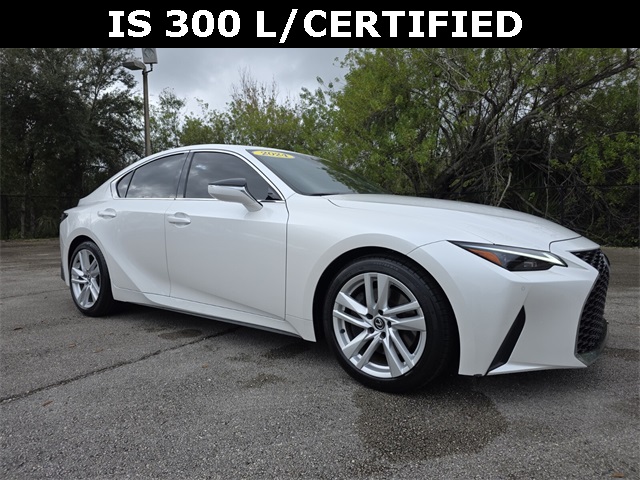 2024 Lexus IS 300's photo