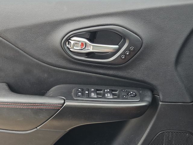 2019 Jeep Cherokee Trailhawk photo 22