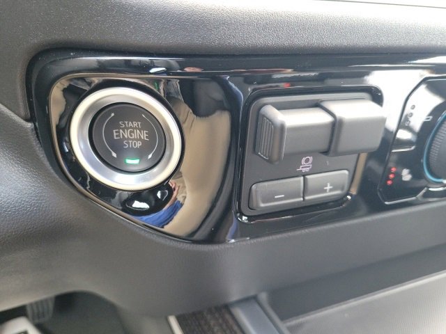2025 Chevrolet Silverado 1500 RST photo 5