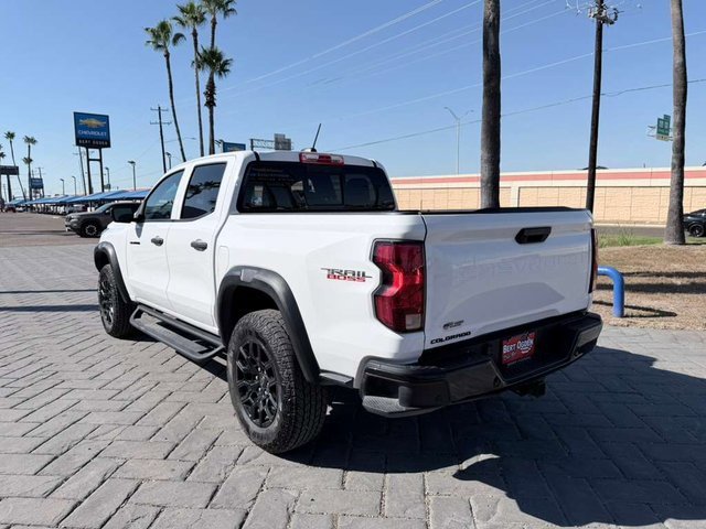2024 Chevrolet Colorado Trail Boss photo 2
