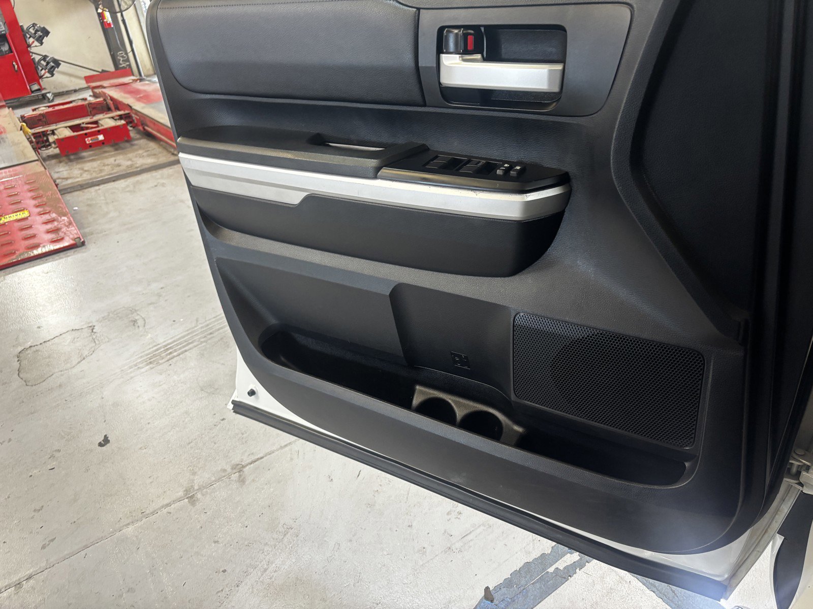 2017 Toyota Tundra SR5 photo 13