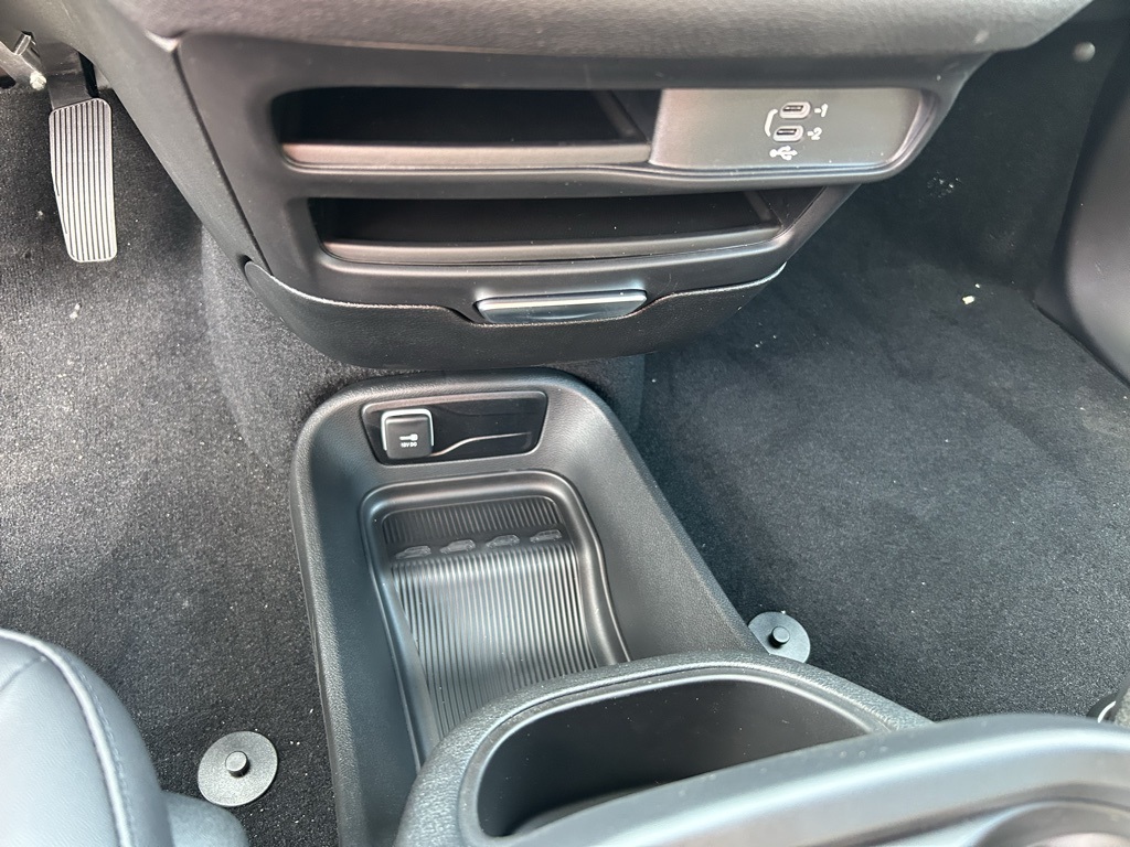 2026 Chrysler Pacifica photo 17