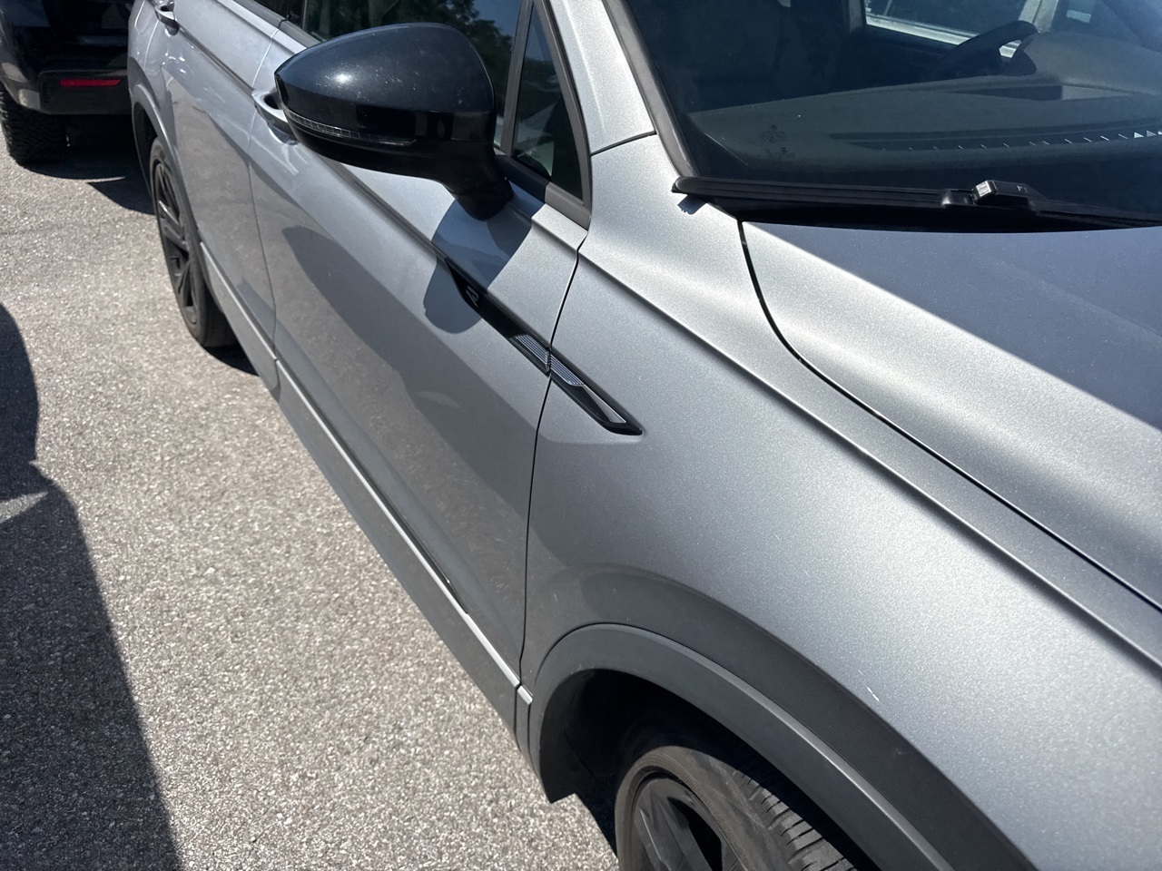 2023 Volkswagen Tiguan SE R-Line Black photo 5