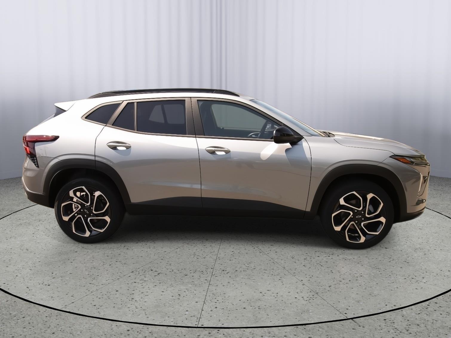 2025 Chevrolet Trax photo 8
