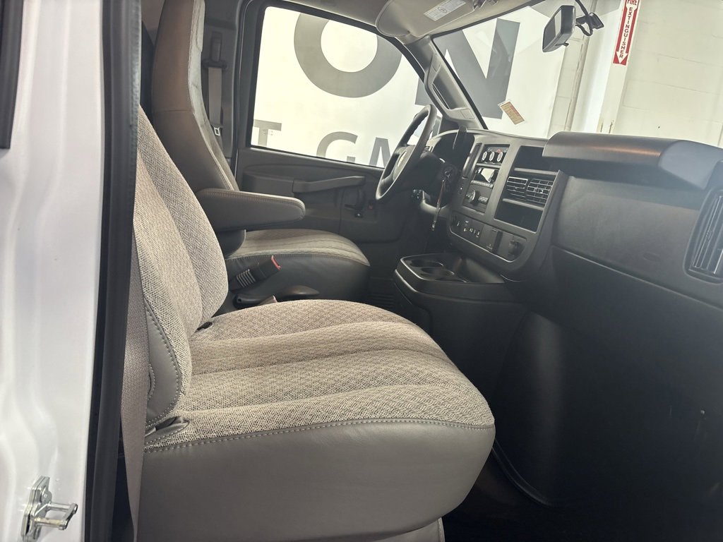 2025 Chevrolet Express Cargo 2500 photo 30