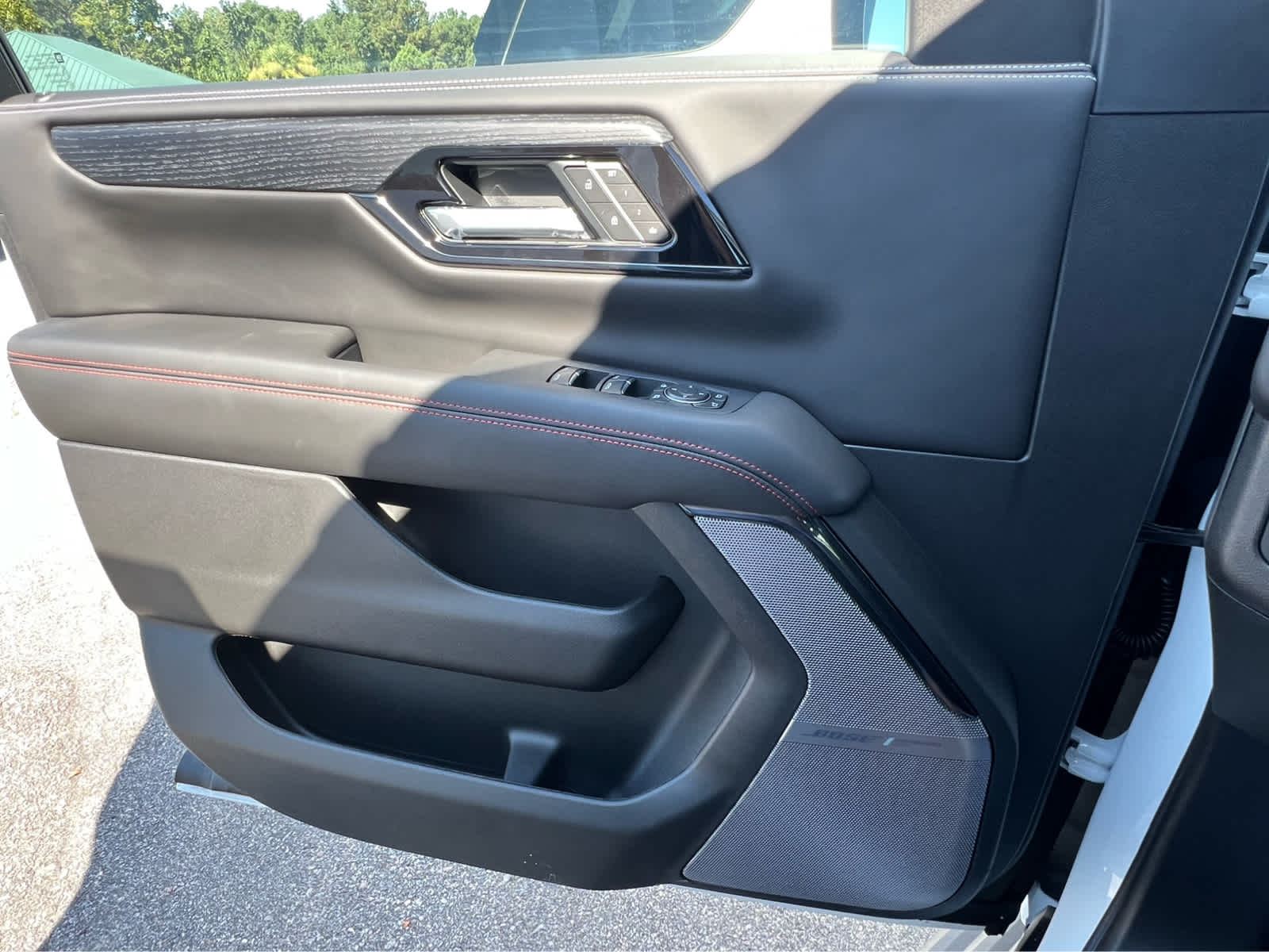 2025 Gmc Yukon AT4 Ultimate photo 13