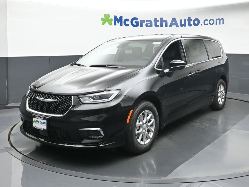 2026 Chrysler Pacifica photo 24