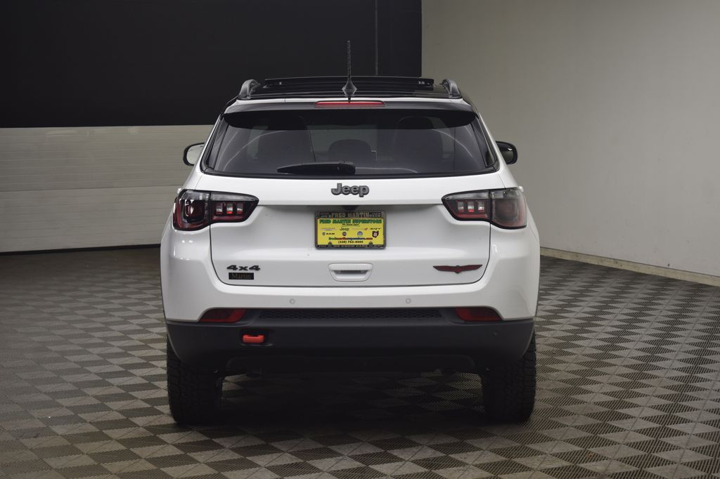 2025 Jeep Compass Trailhawk photo 8