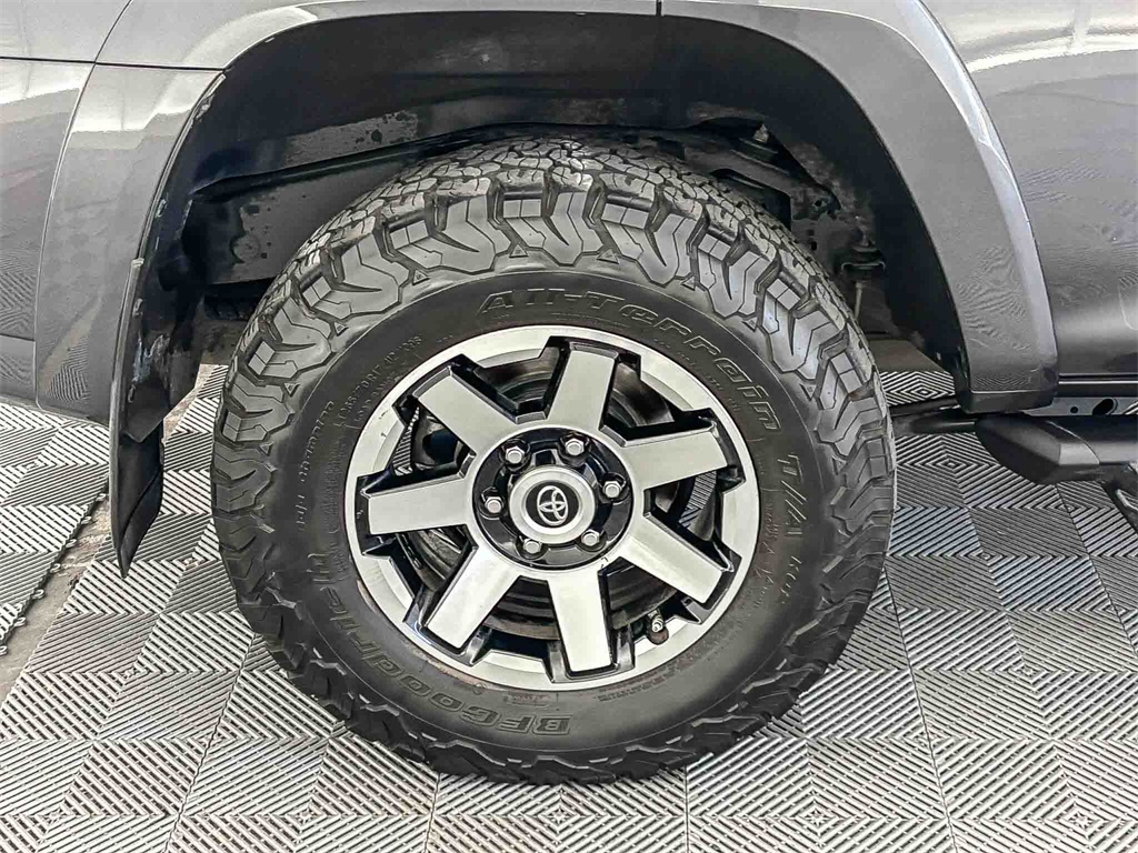 2020 Toyota 4Runner TRD Off-Road photo 10