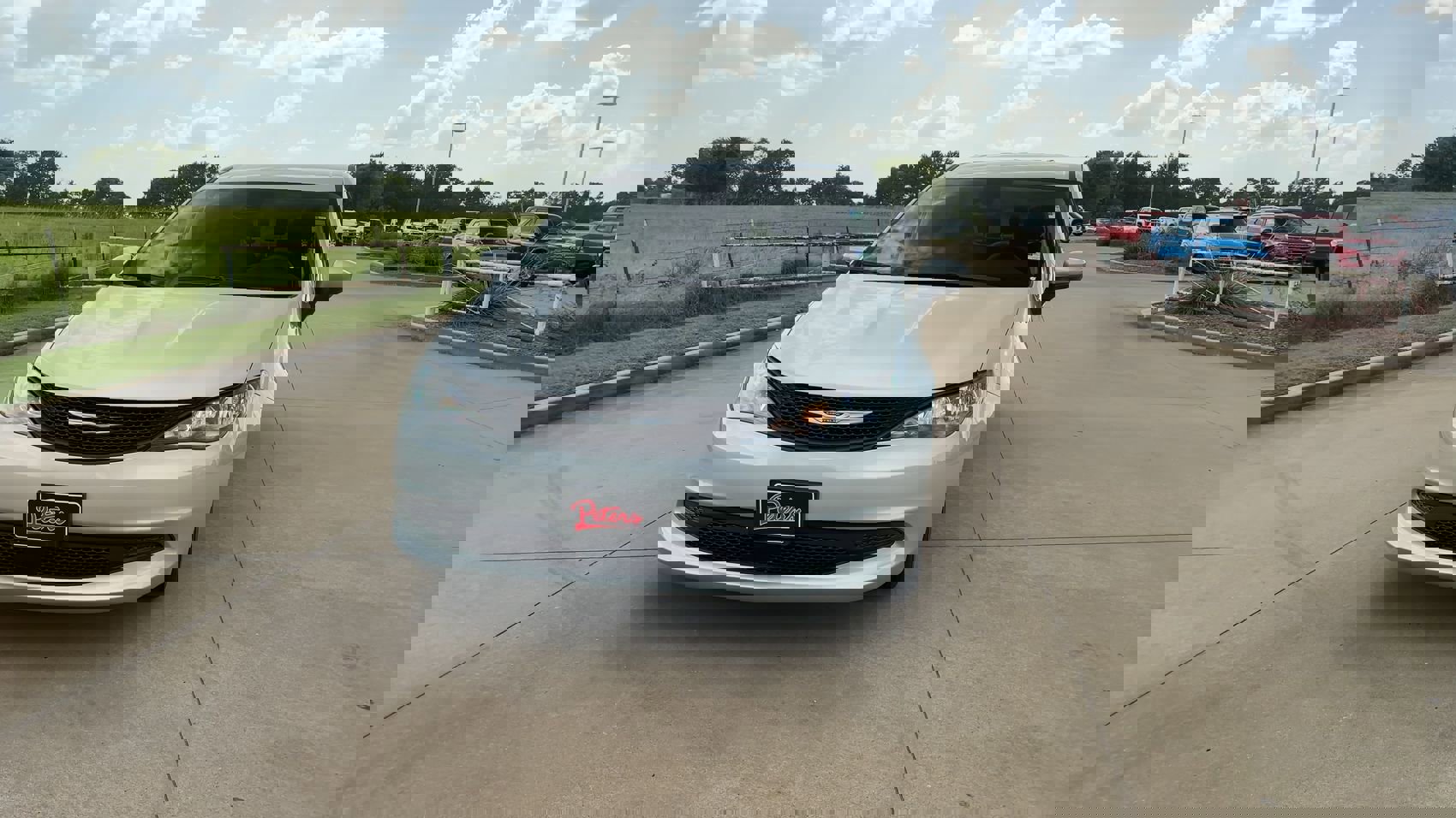 2023 Chrysler Voyager LX photo 3