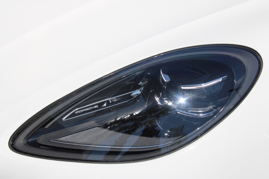 2024 Porsche Macan photo 10