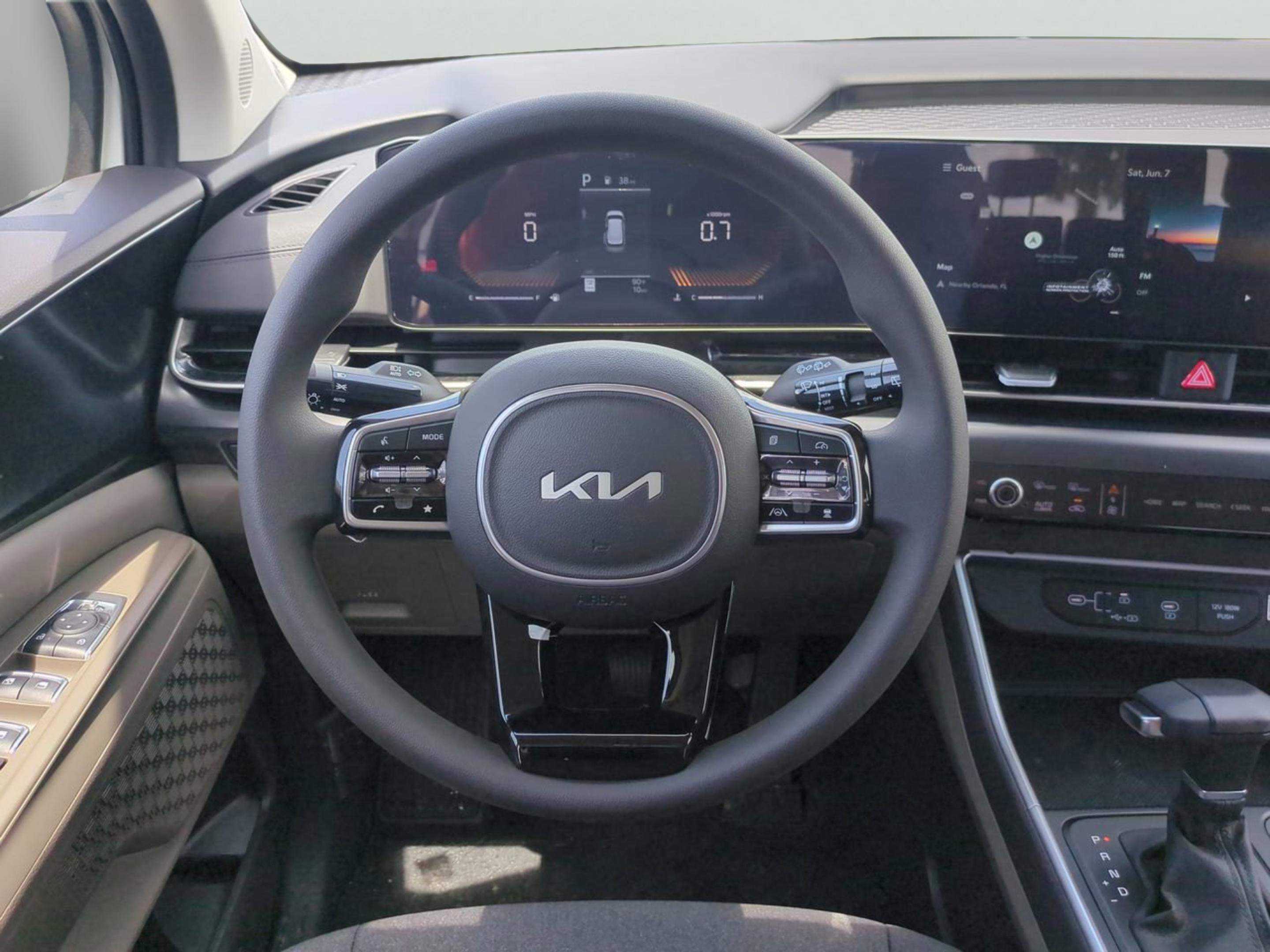 2026 Kia Carnival LX photo 13