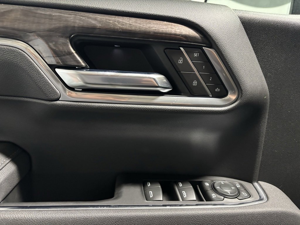 2025 Chevrolet Silverado 1500 LTZ photo 6
