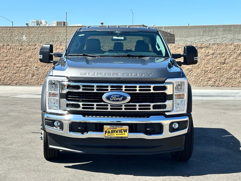 2025 Ford F-550 XLT photo 6