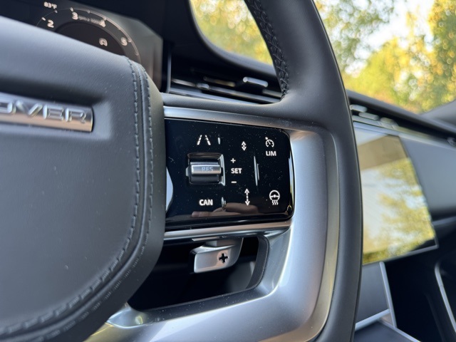 2025 Land Rover Range Rover SE photo 32