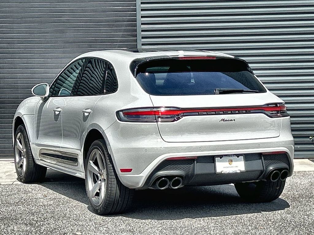 2024 Porsche Macan Base photo 11